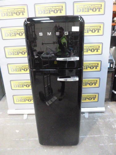 Smeg fridge freezer - smeg,
