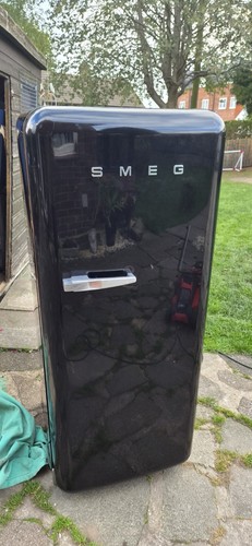 Smeg fridge has ice box - fridge,