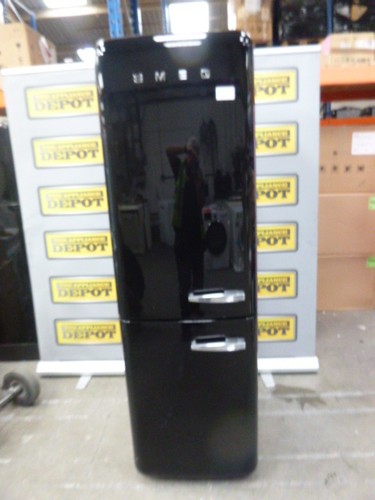 Smeg fridge freezer black - smeg,